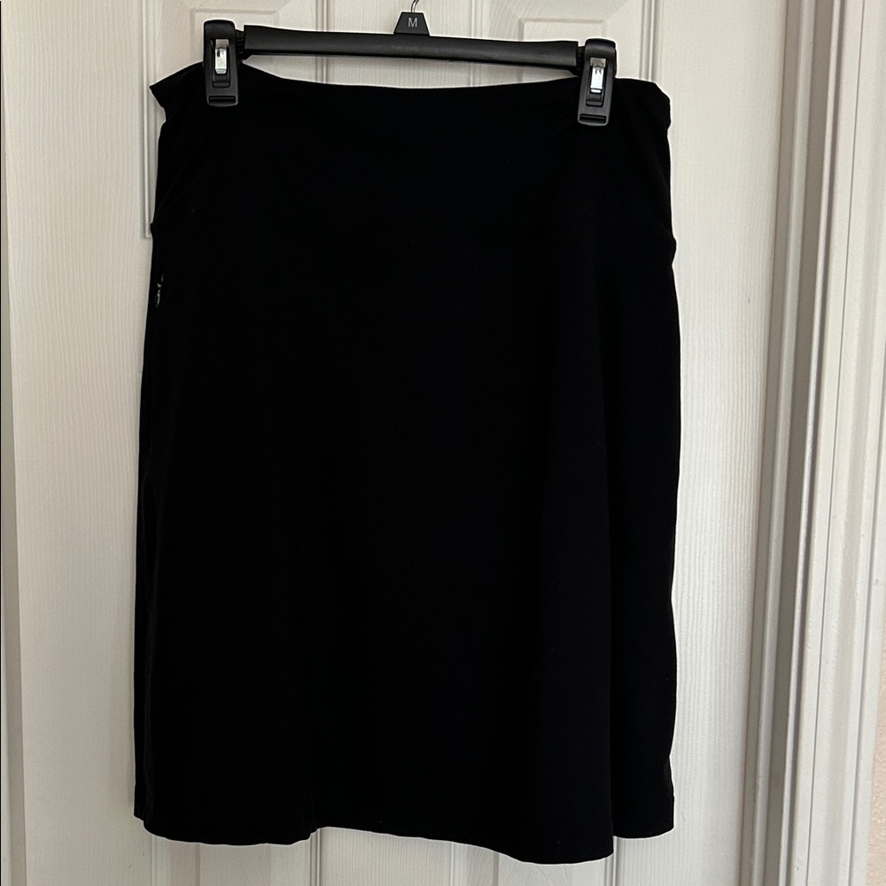 Betabrand Skirt size M medium Black 22.5 inch Skirt with built-in 4 inch shorts
